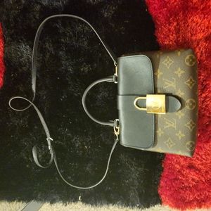Louis vuittons purse